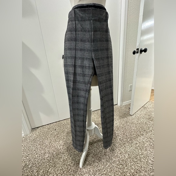Stretchy Plaid Tahari Pants - Picture 3 of 6